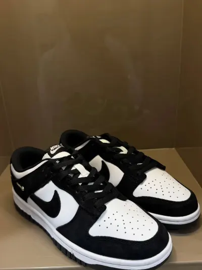 premium casual white sneakers for men Alternate